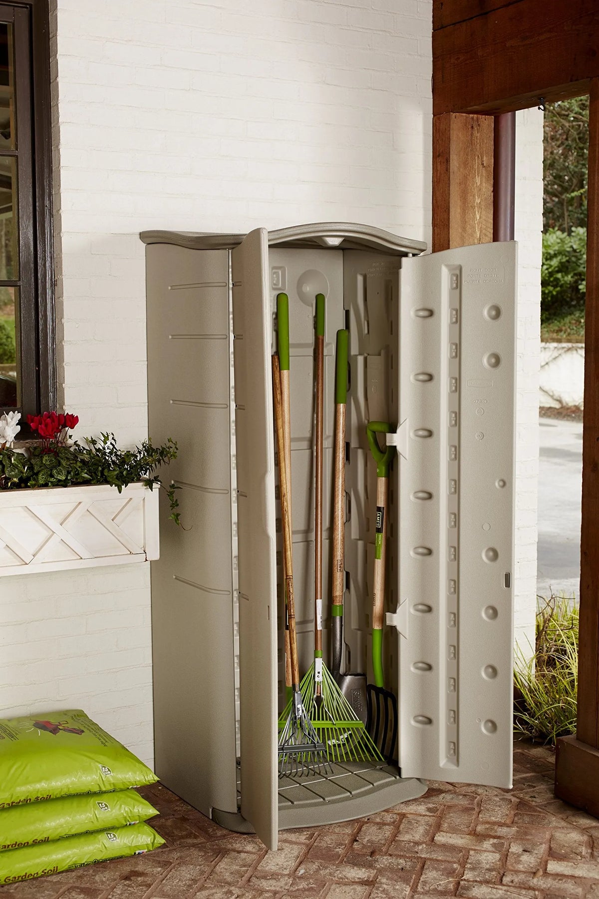 Rubbermaid Vertical Resin Weather Resistant Outdoor Storage Shed - Product image 7